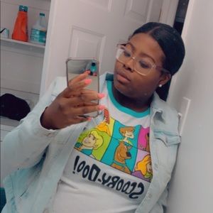 Meet your Posher, Lakima